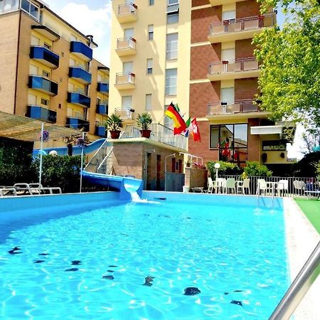 Club Hotel Residence Cesenatico Luaran gambar
