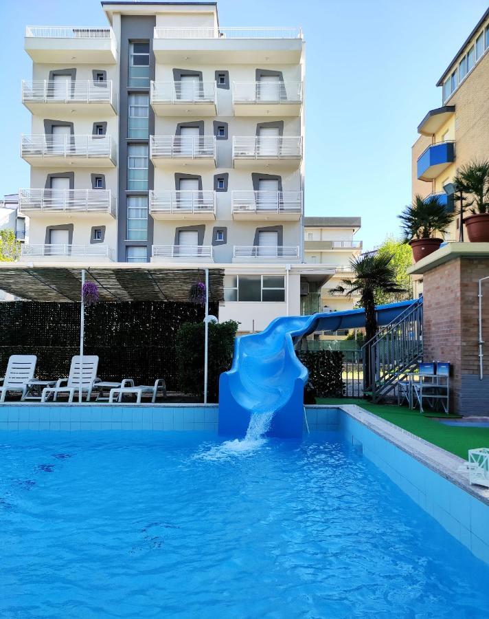 Club Hotel Residence Cesenatico Luaran gambar