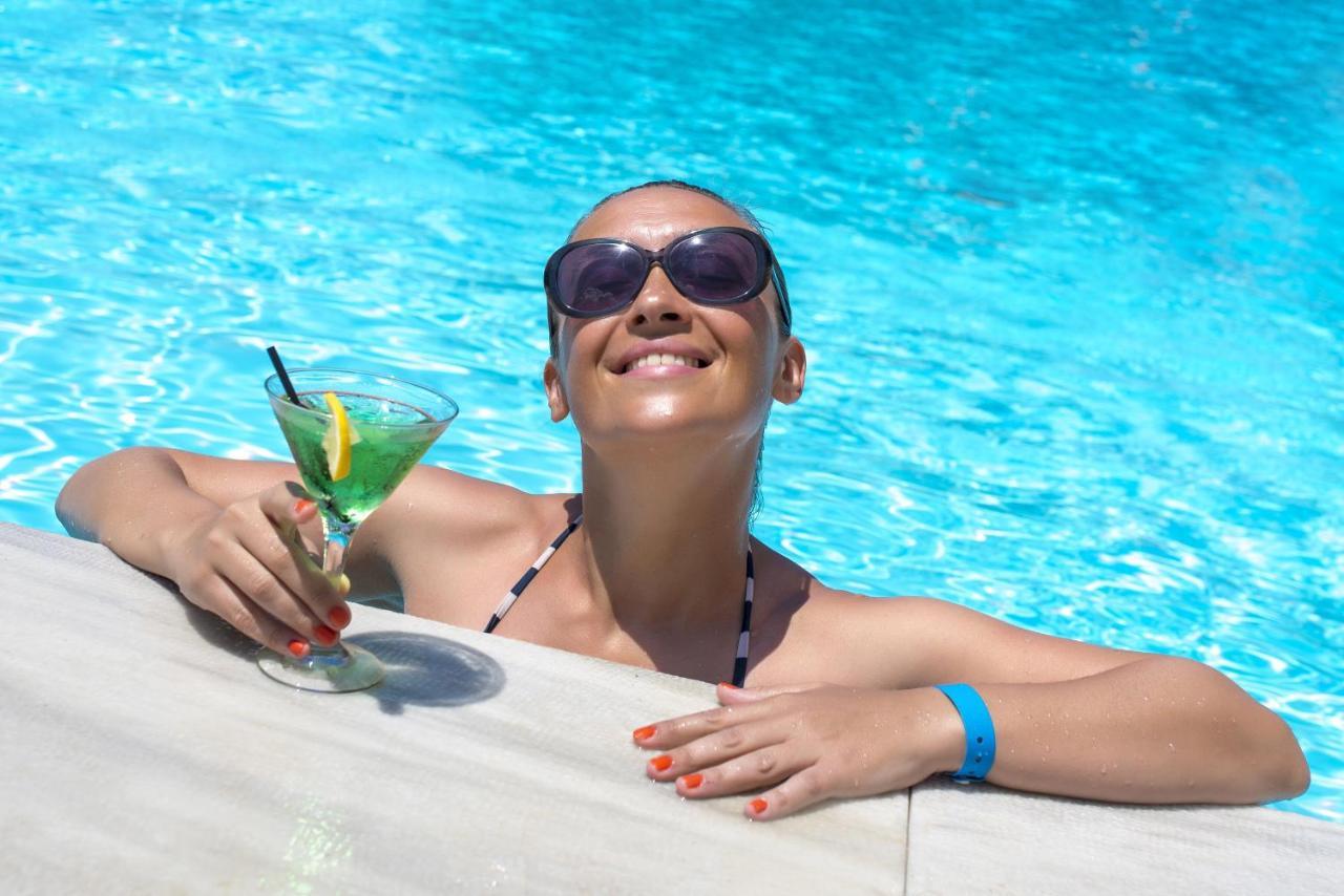 Club Hotel Residence Cesenatico Luaran gambar