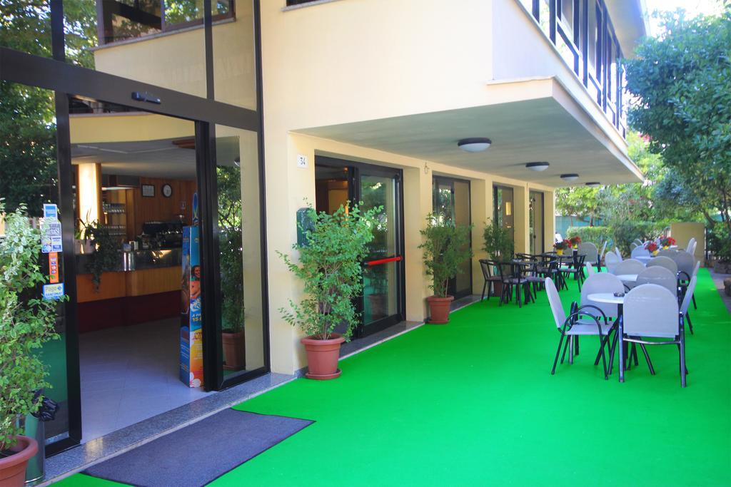 Club Hotel Residence Cesenatico Luaran gambar