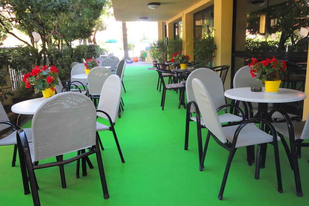 Club Hotel Residence Cesenatico Luaran gambar