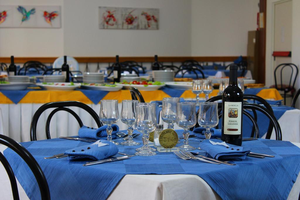 Club Hotel Residence Cesenatico Luaran gambar