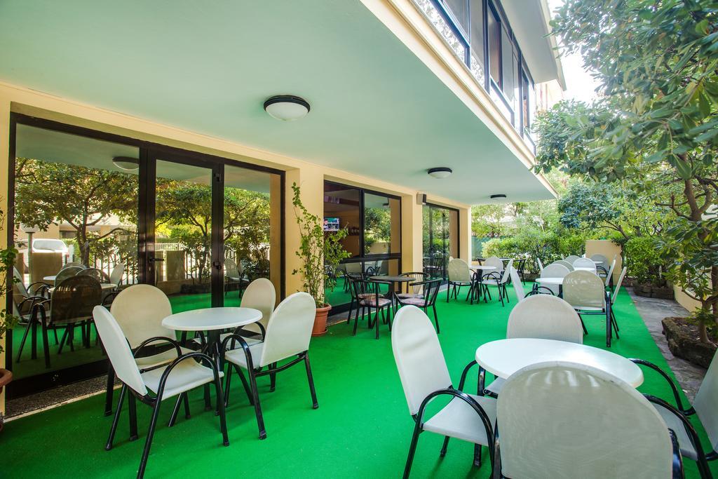 Club Hotel Residence Cesenatico Luaran gambar
