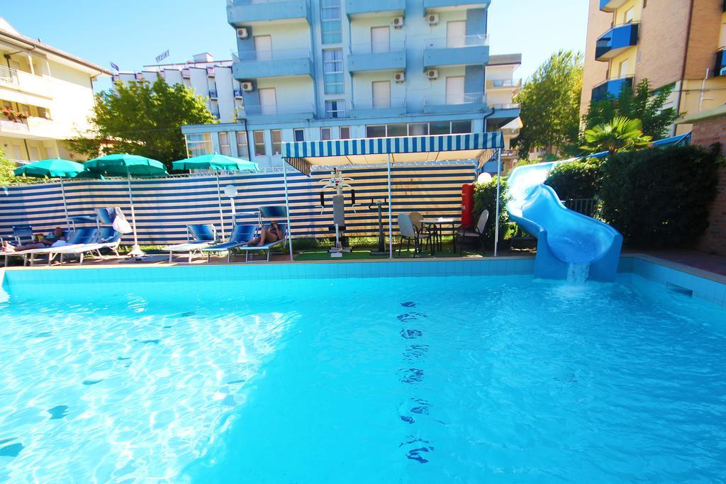 Club Hotel Residence Cesenatico Luaran gambar